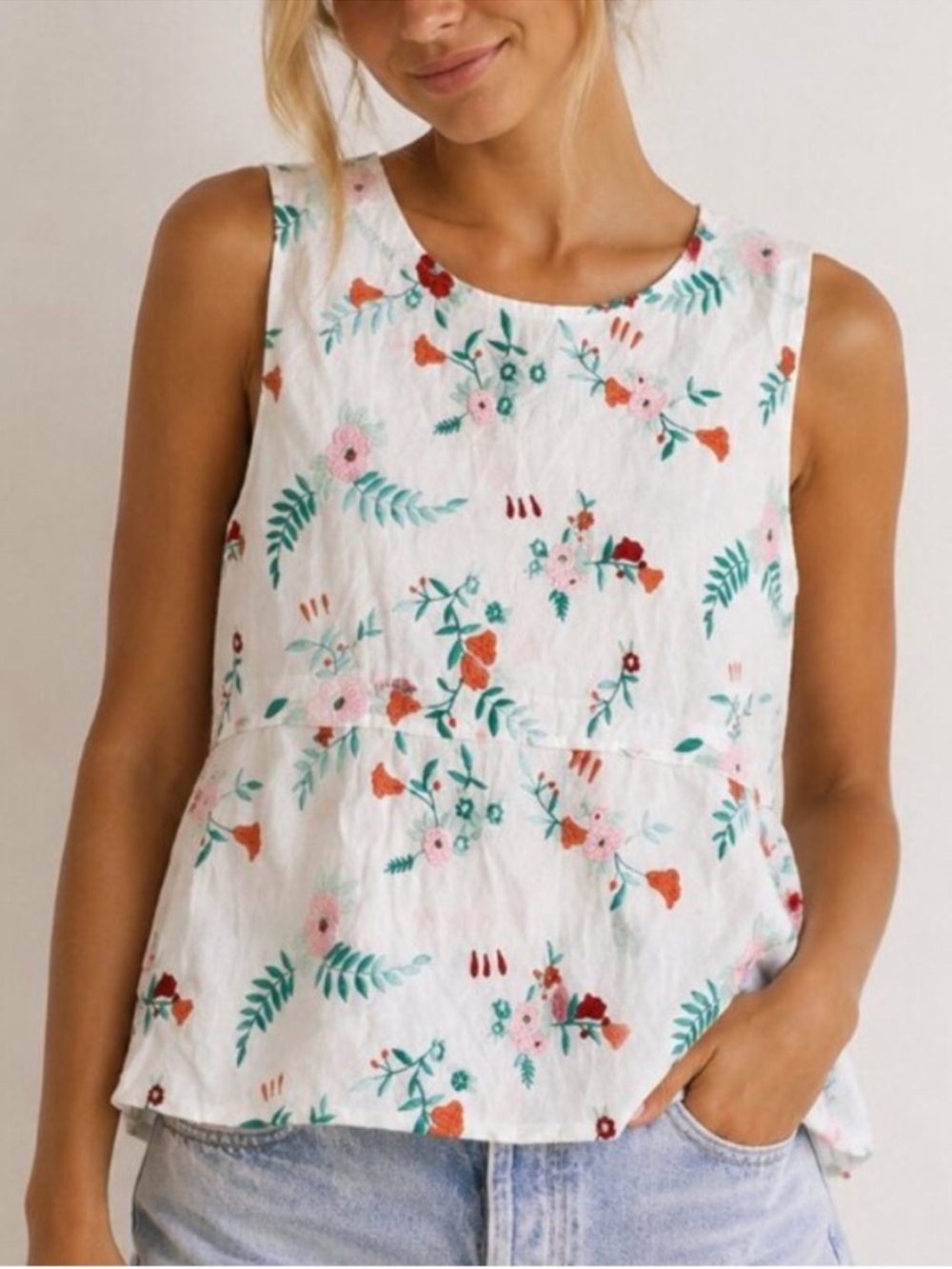 Amour Vert White Floral Embroidery Organic Cotton Top Small